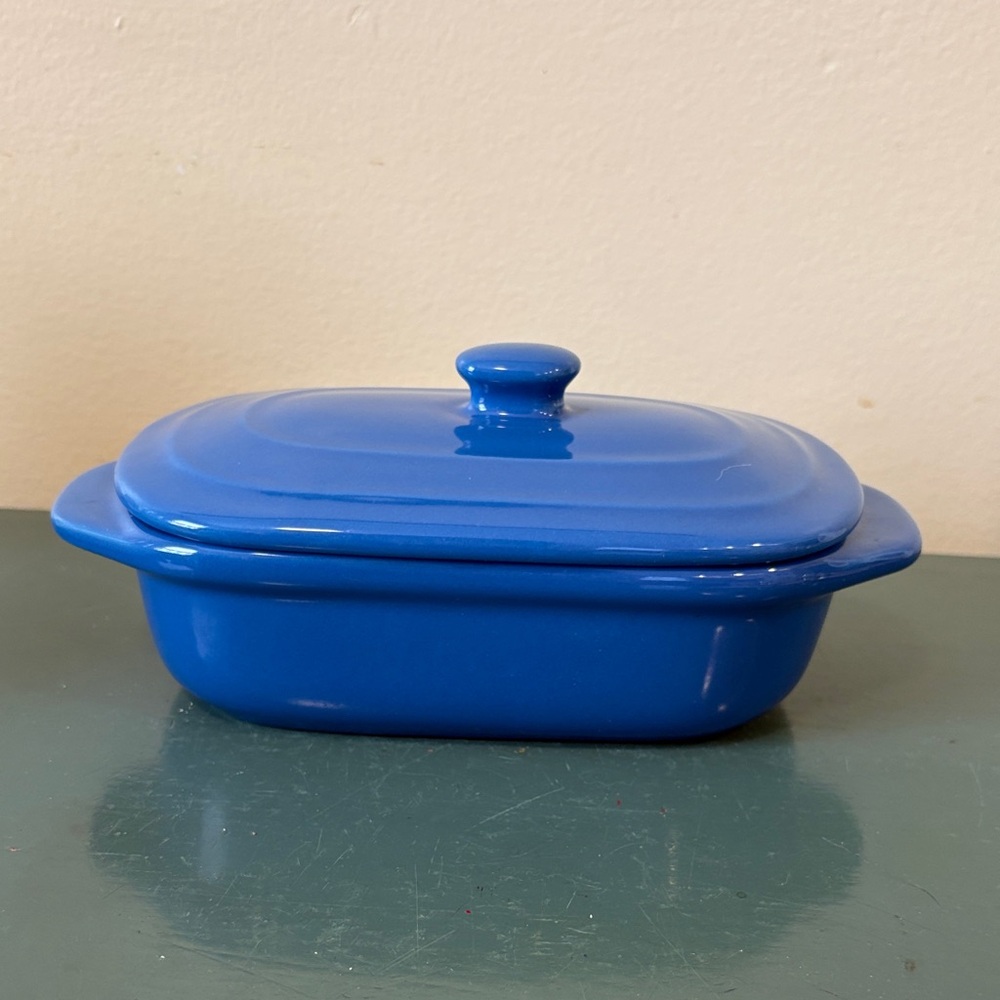 Davis & Waddell Blue Ceramic Covered Cheese Baker
